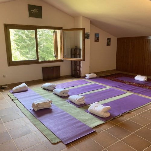 Chalet Alpino Can Mandena en Barcelona. Vista de la sala de Yoga