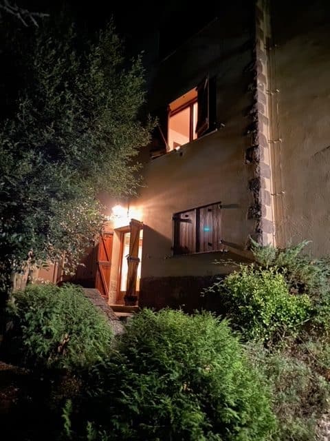 Chalet Alpino Can Mandena. Noche. Foto oficial
